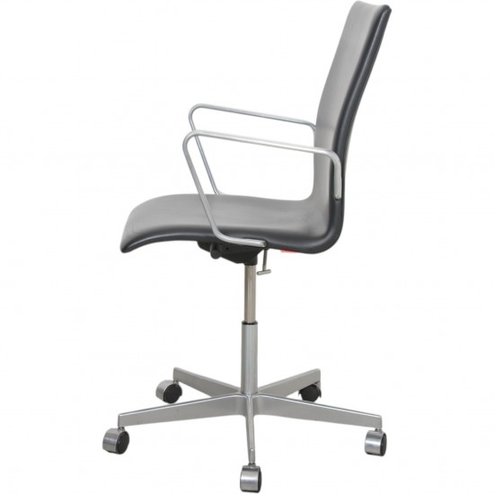Arne Jacobsen Oxford kontorstol i sort Essential læder 2007