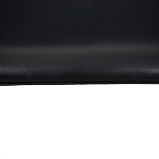 Arne Jacobsen Svane sofa i sort læder 2006