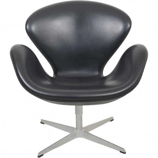Arne Jacobsen Svane stol i sort Aura læder 2017