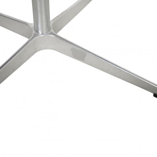 Arne Jacobsen Svane stol i sort Aura læder 2017