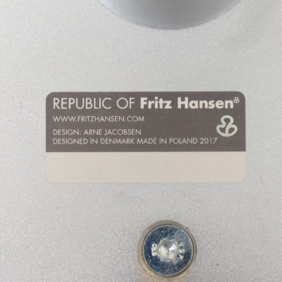 Arne Jacobsen Svane stol i sort Aura læder 2017