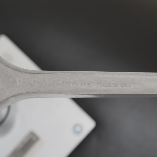 Arne Jacobsen Svane stol i sort Aura læder 2017