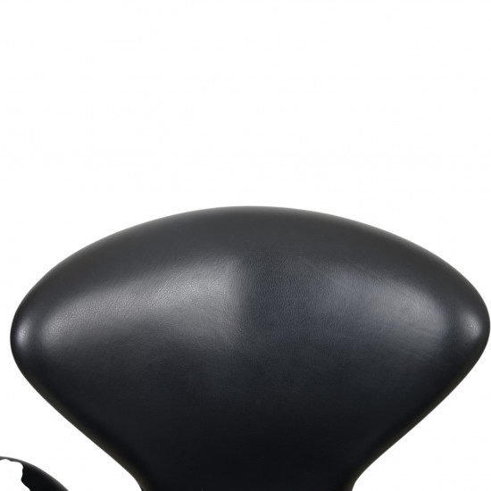 Arne Jacobsen Svane stol i sort Aura læder 2017