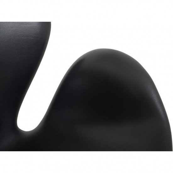 Arne Jacobsen Svane stol i sort Aura læder 2017