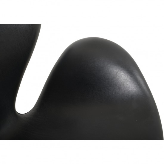 Arne Jacobsen Svane stol i sort Aura læder 2017