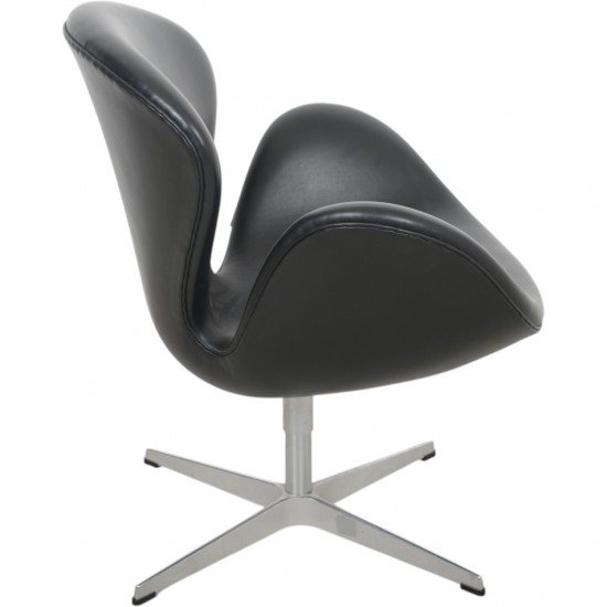 Arne Jacobsen Svane stol i sort Aura læder 2017