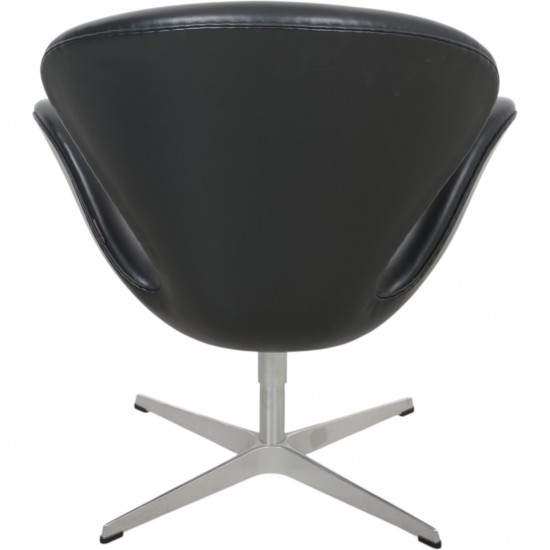 Arne Jacobsen Svane stol i sort Aura læder 2017