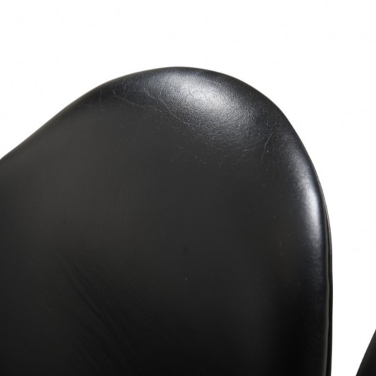 Arne Jacobsen Svane stol i sort læder 1990'erne