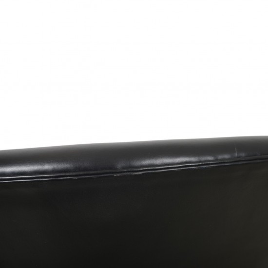 Arne Jacobsen Svane stol i sort læder 1990'erne