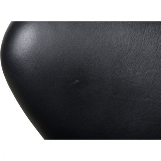 Arne Jacobsen Svane stol i sort læder 1990'erne