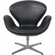 Arne Jacobsen Svane stol i sort læder 2000'erne