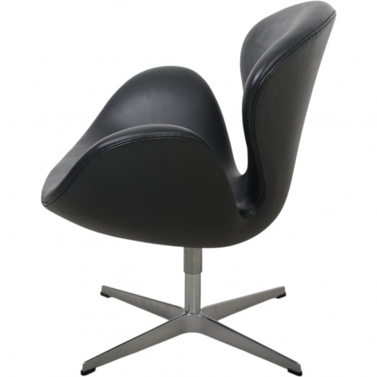 Arne Jacobsen Svane stol i sort læder 2000'erne