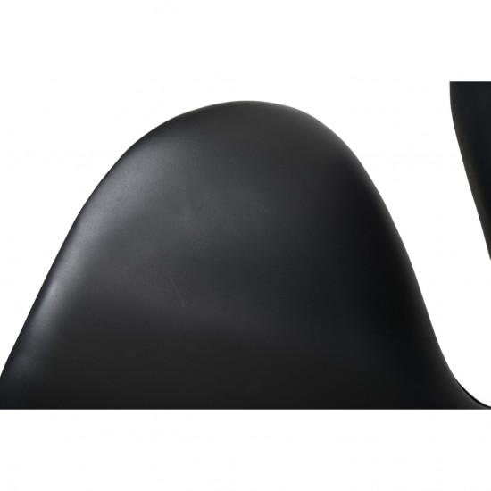 Arne Jacobsen Svane stol i sort læder 2000'erne