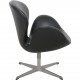 Arne Jacobsen Svane stol i sort læder 2000'erne