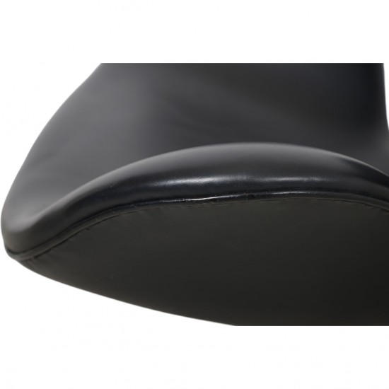 Arne Jacobsen Svane stol i sort læder 1960'erne