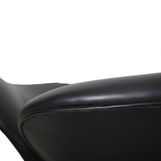Arne Jacobsen Svane stol i sort læder 1960'erne