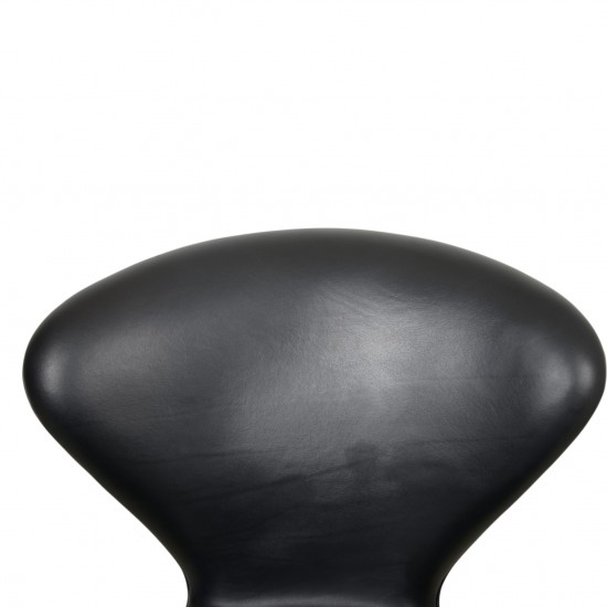 Arne Jacobsen Svane stol i sort læder 2000'erne