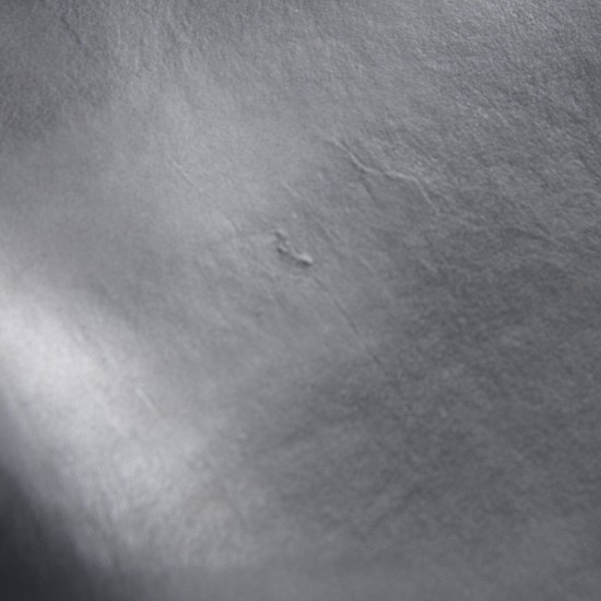 Arne Jacobsen Svane stol i sort læder 2000'erne