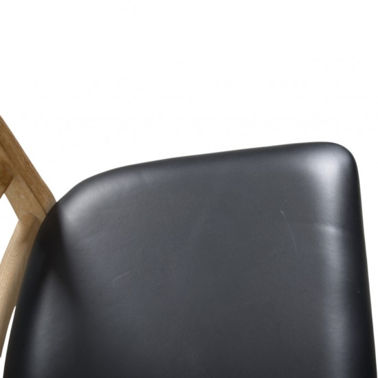 Ib Kofoed sæt af fire Lis stole i eg 1980'erne