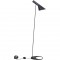 Arne Jacobsen Næbbet sort gulvlampe 2010'erne