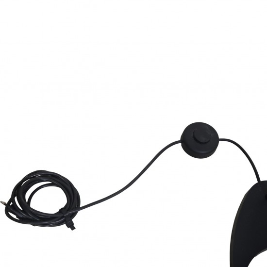 Arne Jacobsen Næbbet sort gulvlampe 2010'erne