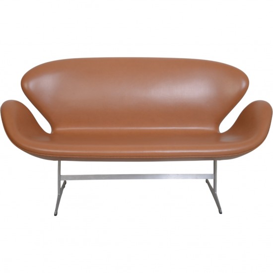Arne Jacobsen Svane sofa nybetrukket med Cognac classic læder 2001