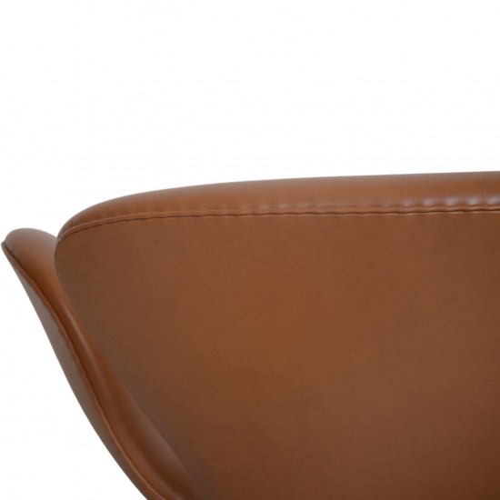Arne Jacobsen Svane sofa nybetrukket med Cognac classic læder 2001