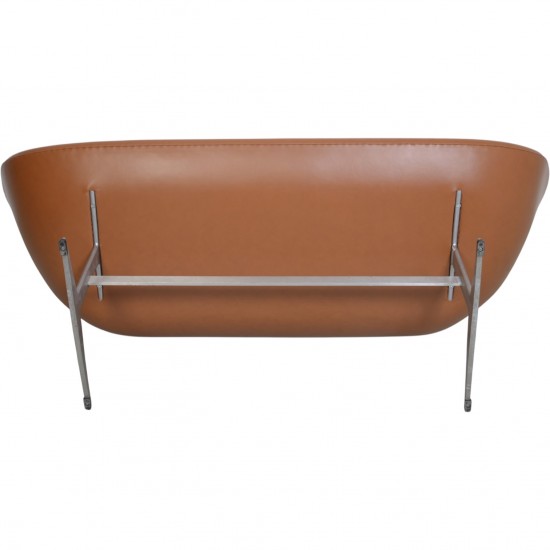 Arne Jacobsen Svane sofa nybetrukket med Cognac classic læder 2001