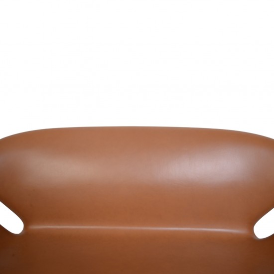 Arne Jacobsen Svane sofa nybetrukket med Cognac classic læder 2001