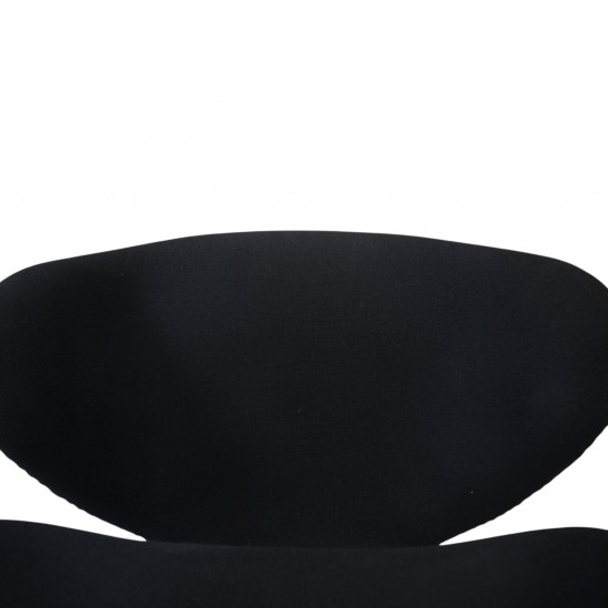 Arne Jacobsen Svane stol i sort Hallingdal stof 2006