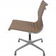 Sæt af 4 Charles Eames EA103 stole i beige læder 2019