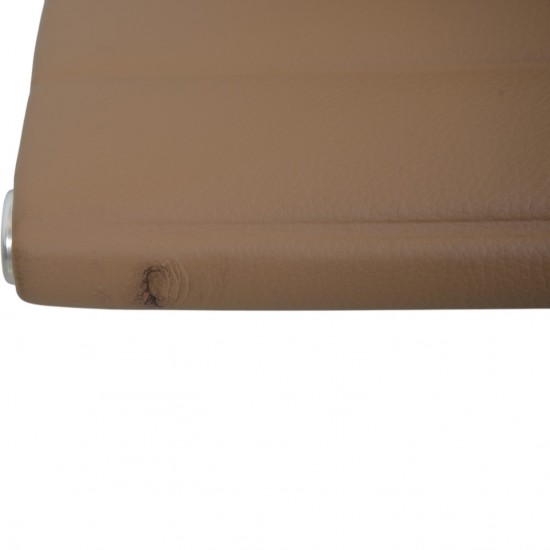 Sæt af 4 Charles Eames EA103 stole i beige læder 2019