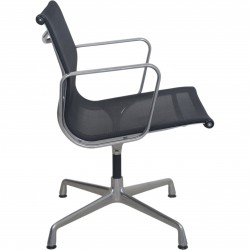 Charles Eames EA108 stol i sort mesh 2011