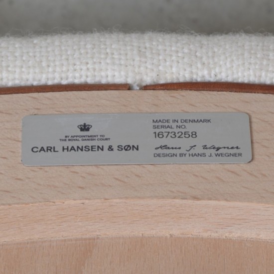 Hans Wegner Mama Bear stol i Hallingdal 100 Stof 2024