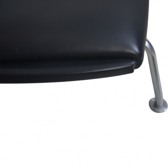 Hans Wegner Ox chair med skammel i sort læder 2001