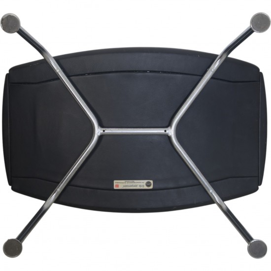Hans Wegner Ox chair med skammel i sort læder 1990'erne
