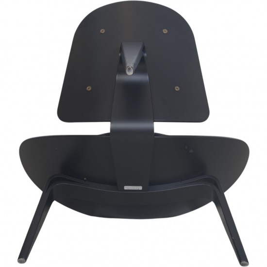 Hans Wegner CH07 Shell stol i gråt stof 2010'erne