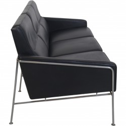 Arne Jacobsen 3303 3.personers lufthavnssofa i sort læder 1987