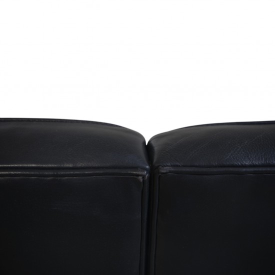 Arne Jacobsen 3303 3.personers lufthavnssofa i sort læder 1987