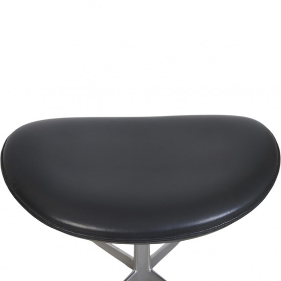Arne Jacobsen Ægget skammel i sort elegance læder 2017