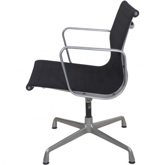 Charles Eames Aluminium EA108 stol i sort hopsak stof 1980'erne