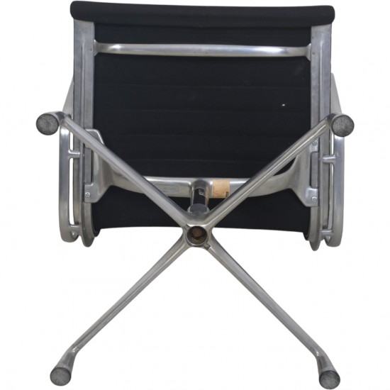 Charles Eames Aluminium EA108 stol i sort hopsak stof 1980'erne
