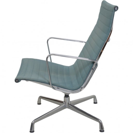 Charles Eames EA116 loungestol i blåt hopsack stof 1980'erne