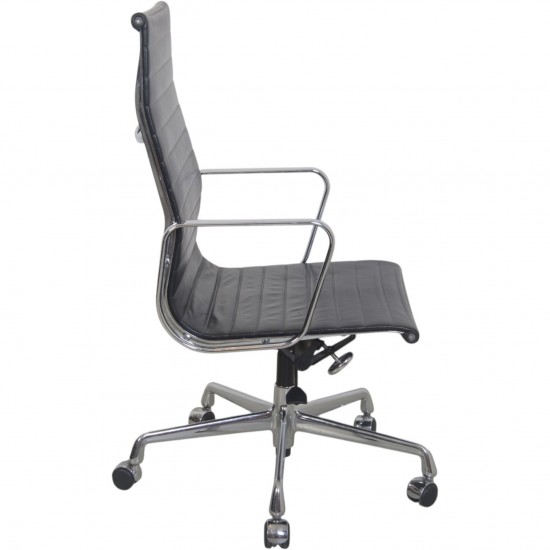 Charles Eames EA119 kontorstol i sort læder