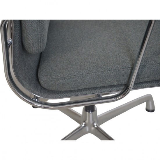 Charles Eames EA208 stol nybetrukket med gråt stof