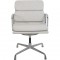 Charles Eames EA208 stol nybetrukket med lysegråt stof