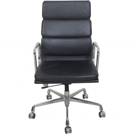 Charles Eames EA219 kontorstol i sort læder 2007