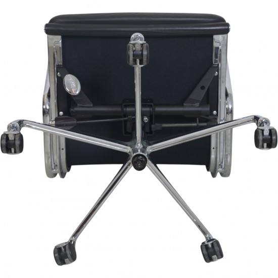 Charles Eames EA219 kontorstol i sort læder 2007