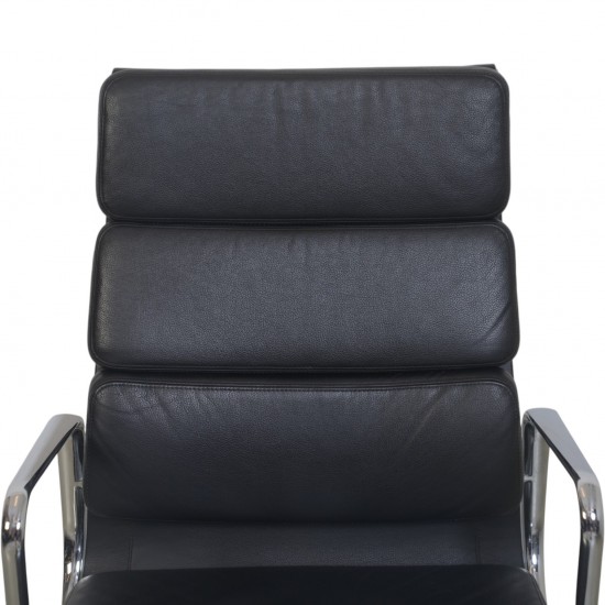 Charles Eames EA219 kontorstol i sort læder 2007