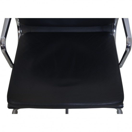 Charles Eames EA219 kontorstol i sort læder 2007